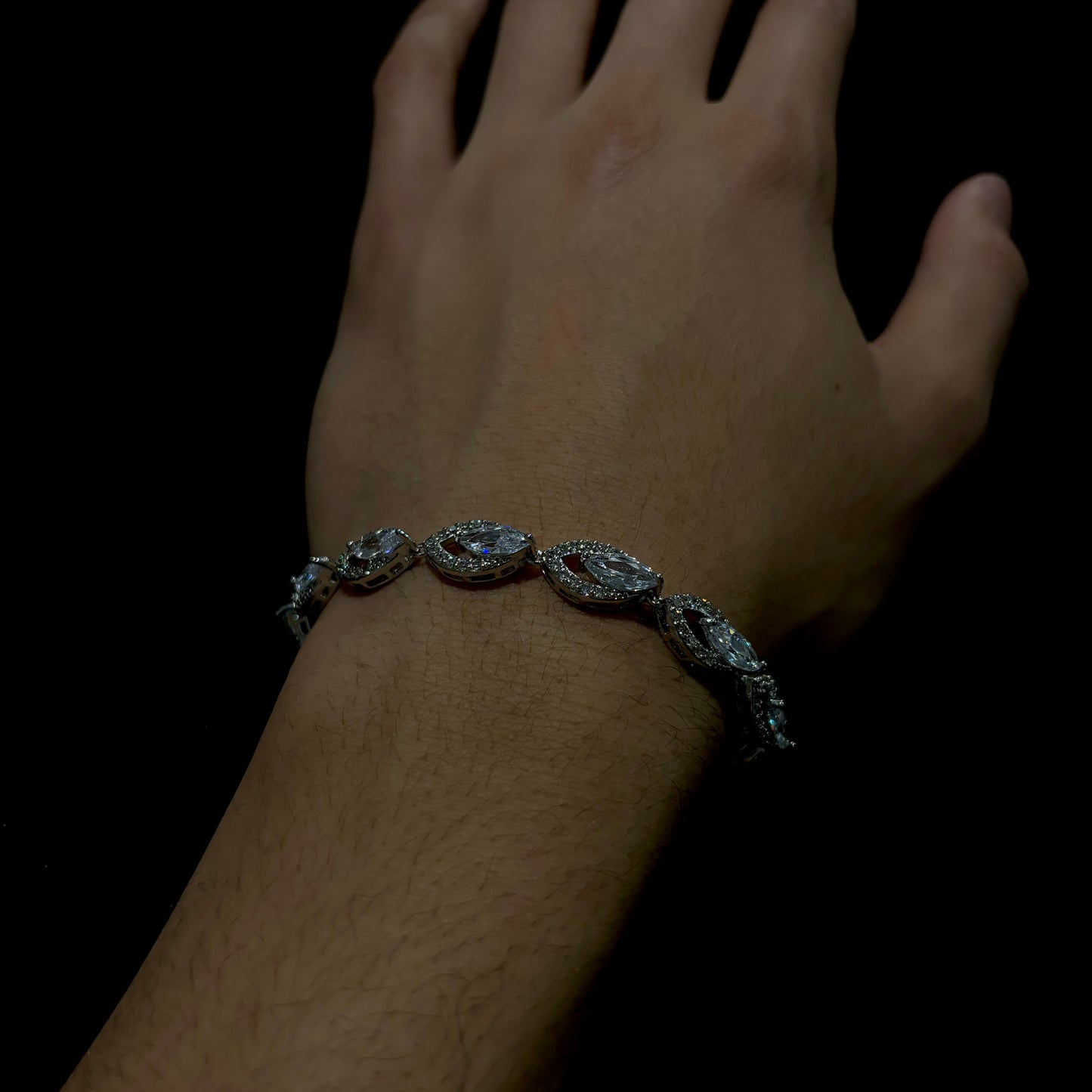 TEARDROP BRACELET